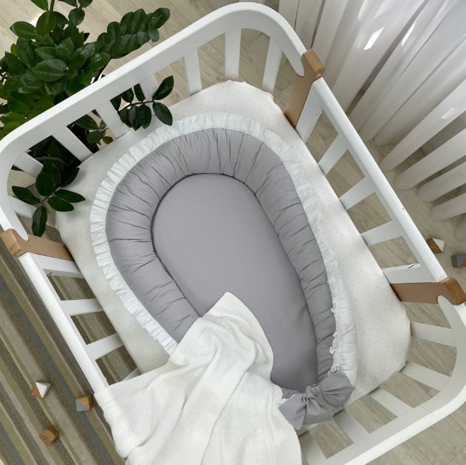 Protectie somn – Baby Nest co-sleeping cu doua fete, alb-gri (1)